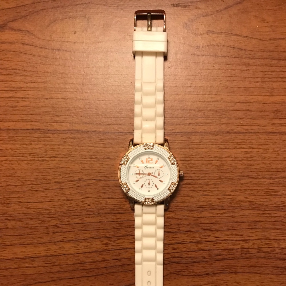 Geneva Rose Gold & White Watch with Silicone Band - Picture 5 of 8